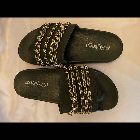 Refresh Black sliders with 5 layers of Gold Chain size 9 - Picture 5 of 6